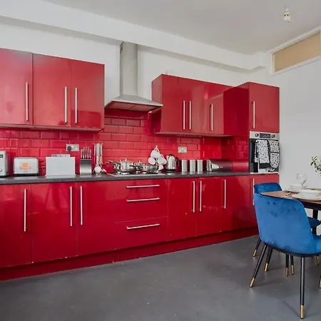 Apartment Stylish Large Duplex In Leeds - Sleeps 9