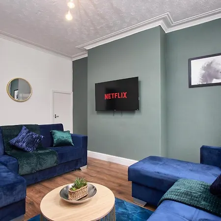 Apartment Stylish Large Duplex In Leeds - Sleeps 9