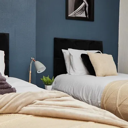 Apartment Stylish Large Duplex In Leeds - Sleeps 9 Leeds (West Yorkshire)