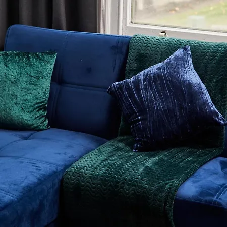Apartment Stylish Large Duplex In Leeds - Sleeps 9 *